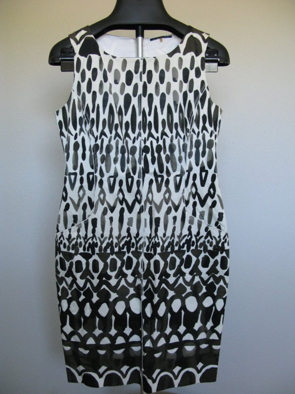 Elie Tahari sleeveless Printed Fitted Dress